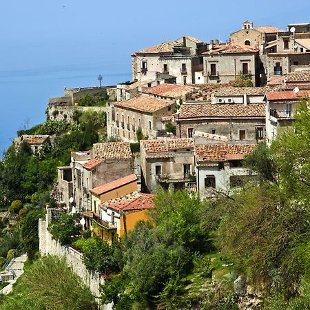 Residenza D'Epoca Borgodifiume Fiumefreddo Bruzio Exterior foto