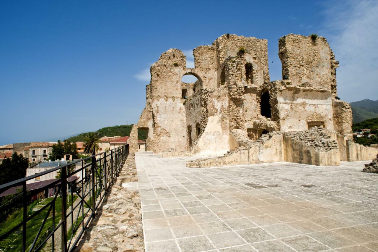Residenza D'Epoca Borgodifiume Fiumefreddo Bruzio Exterior foto