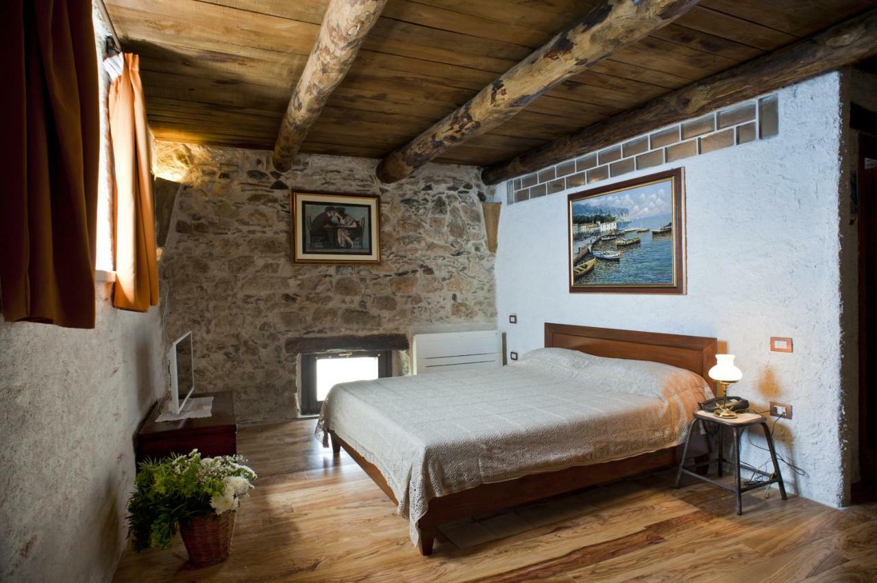 Residenza D'Epoca Borgodifiume Fiumefreddo Bruzio Exterior foto